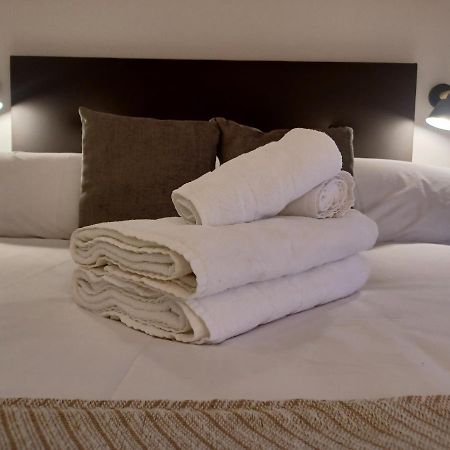 Apartamento Acogedor Junto A Calle Betis, Triana-Los Remedios Sevilla Kültér fotó