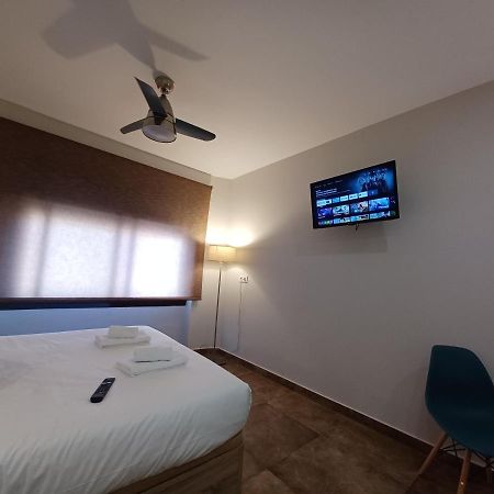 Apartamento Acogedor Junto A Calle Betis, Triana-Los Remedios Sevilla Kültér fotó