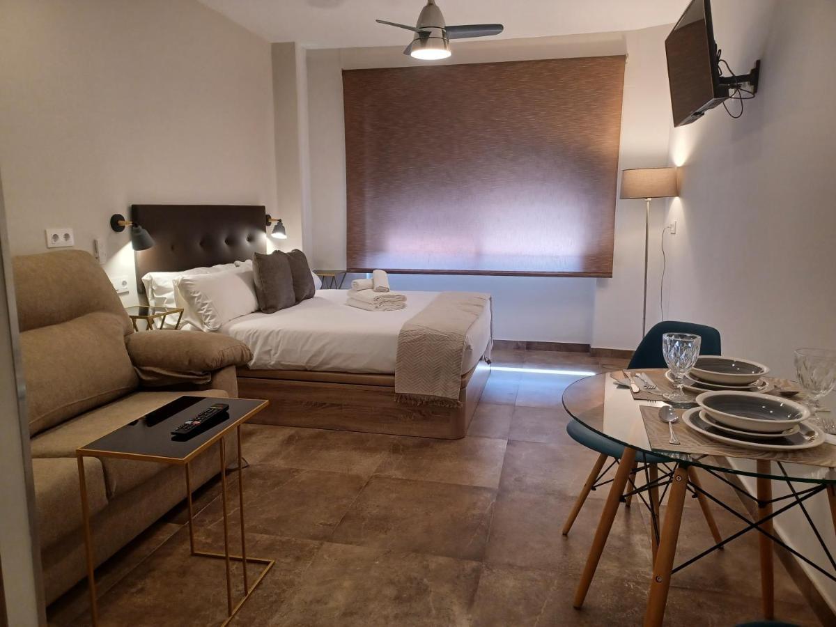 Apartamento Acogedor Junto A Calle Betis, Triana-Los Remedios Sevilla Kültér fotó