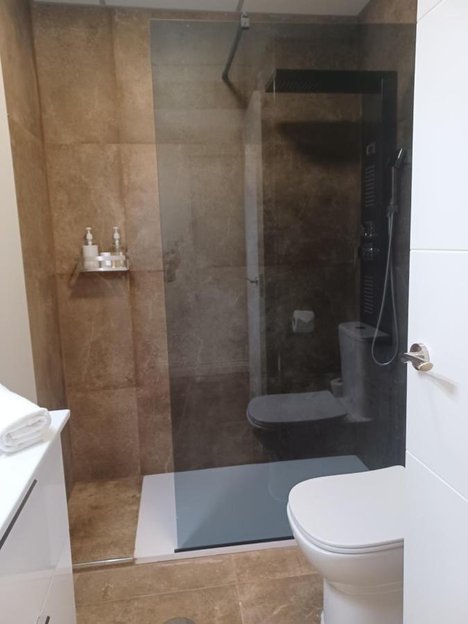 Apartamento Acogedor Junto A Calle Betis, Triana-Los Remedios Sevilla Kültér fotó