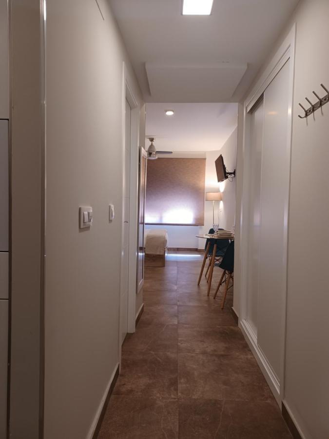Apartamento Acogedor Junto A Calle Betis, Triana-Los Remedios Sevilla Kültér fotó