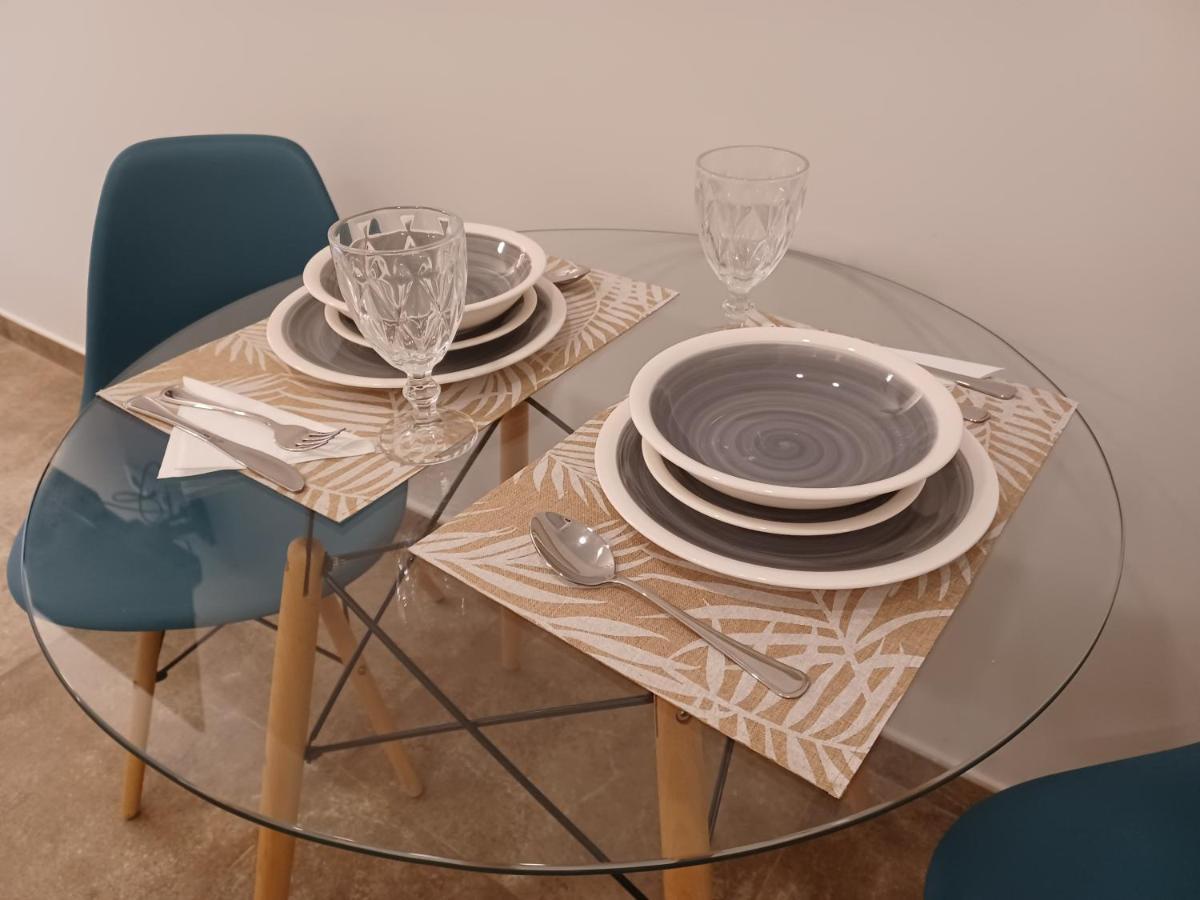 Apartamento Acogedor Junto A Calle Betis, Triana-Los Remedios Sevilla Kültér fotó
