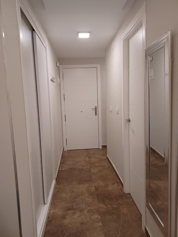 Apartamento Acogedor Junto A Calle Betis, Triana-Los Remedios Sevilla Kültér fotó