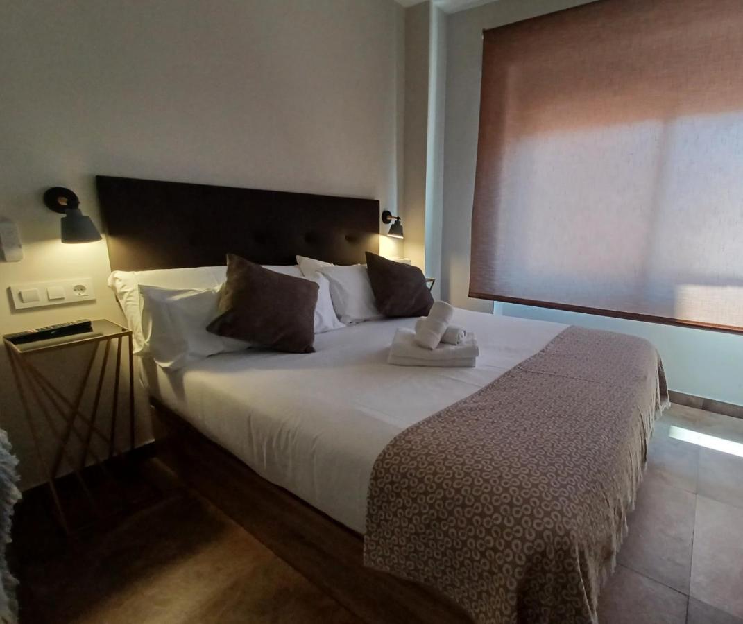 Apartamento Acogedor Junto A Calle Betis, Triana-Los Remedios Sevilla Kültér fotó