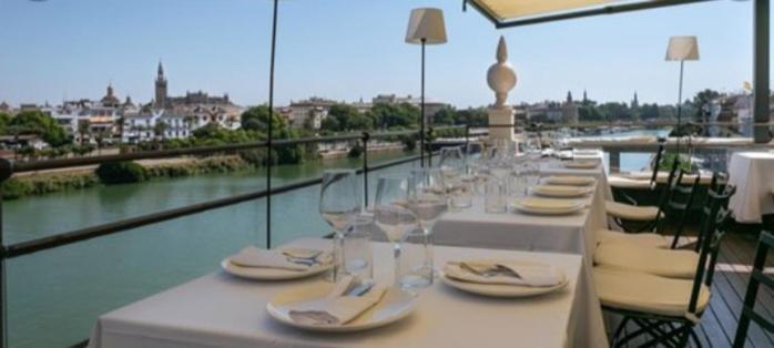 Apartamento Acogedor Junto A Calle Betis, Triana-Los Remedios Sevilla Kültér fotó