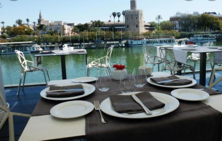 Apartamento Acogedor Junto A Calle Betis, Triana-Los Remedios Sevilla Kültér fotó