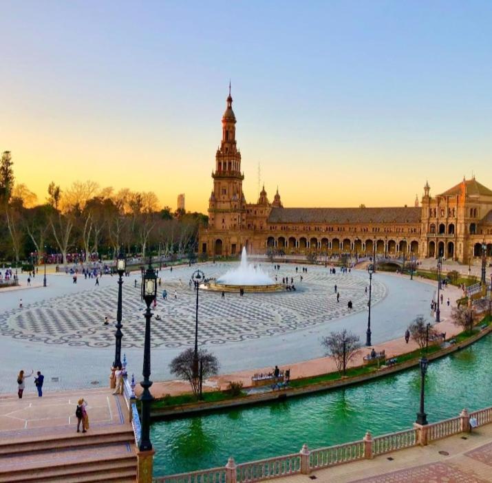 Apartamento Acogedor Junto A Calle Betis, Triana-Los Remedios Sevilla Kültér fotó